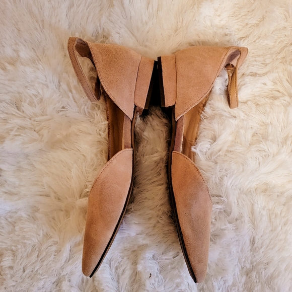 Flat Shoes - Picture 3 of 3